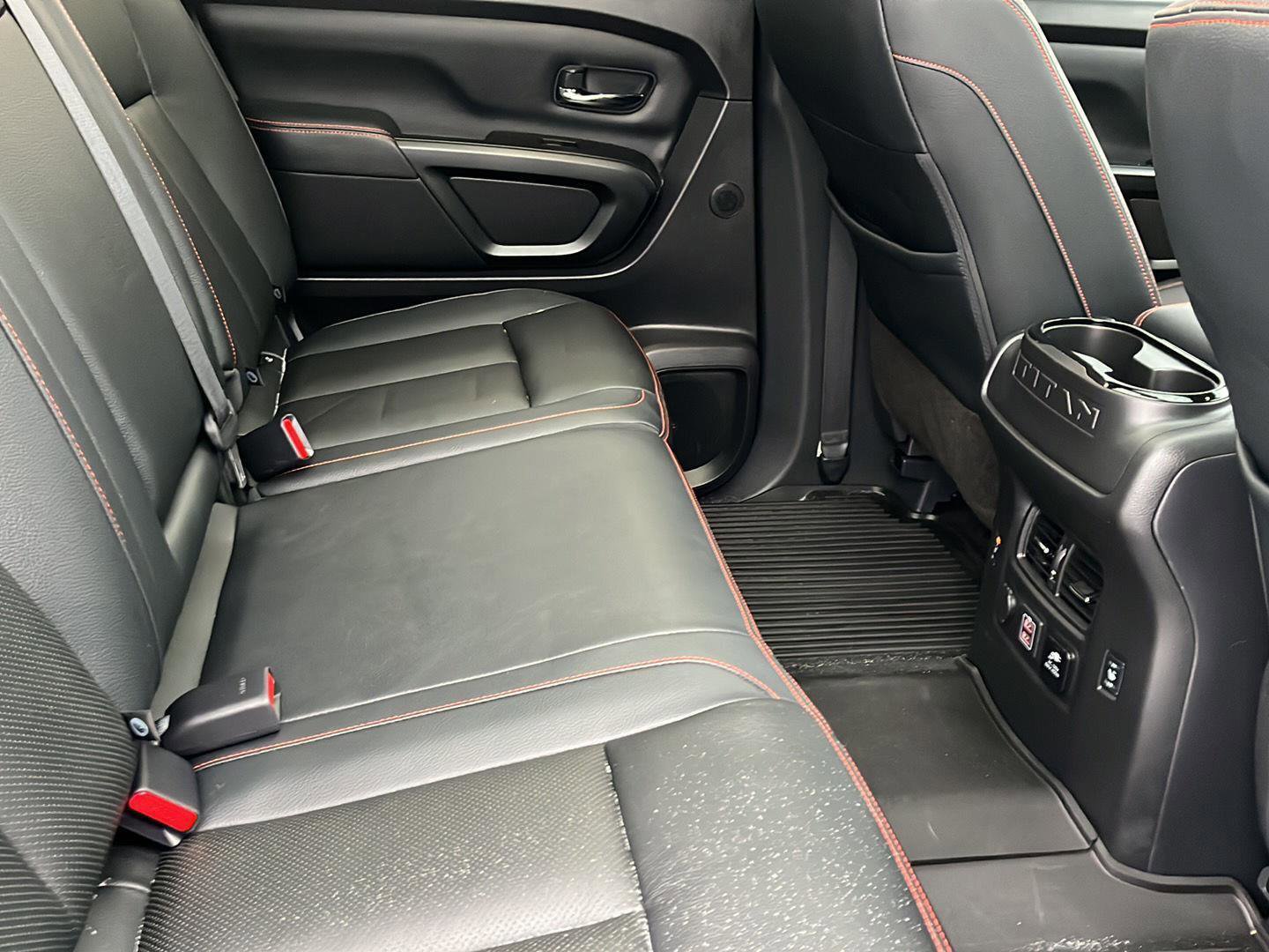 Used 2023 Nissan Titan PRO-4X w/ Pro-4x Convenience Package image 10