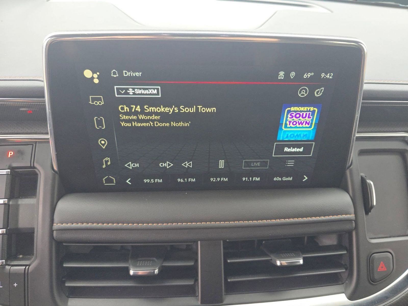 Used 2024 GMC Yukon AT4 w/ Technology Package image 23