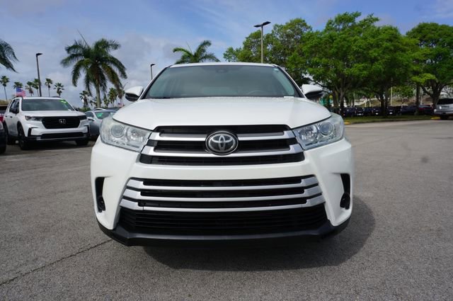 Used 2019 Toyota Highlander LE AWD/4WD image 6