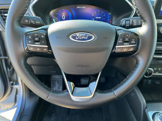 Certified 2022 Ford Escape Titanium image 19