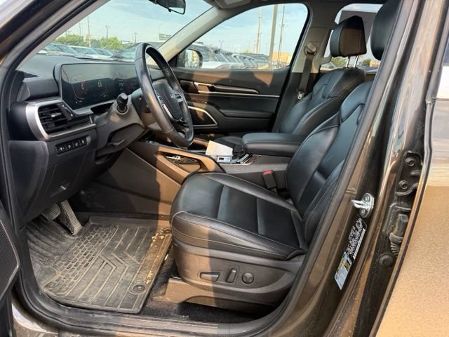 Used 2025 Kia Telluride S AWD/4WD image 2