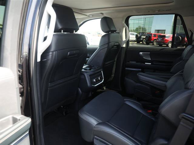 Certified 2025 Ford Expedition Platinum AWD/4WD image 34