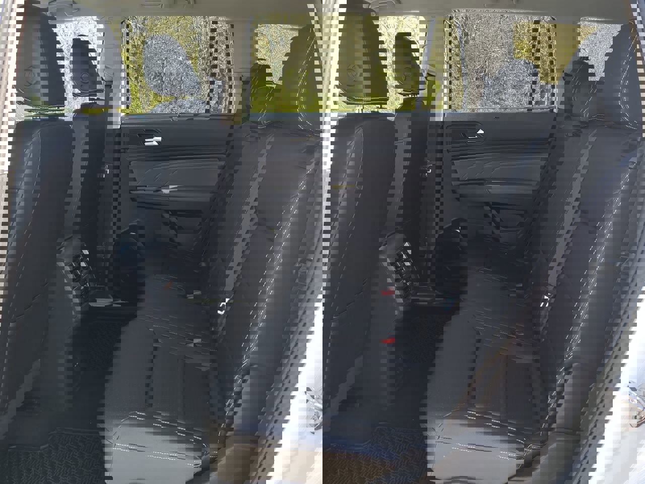 Used 2023 Volkswagen Atlas SE w/ Panoramic Sunroof Package image 12