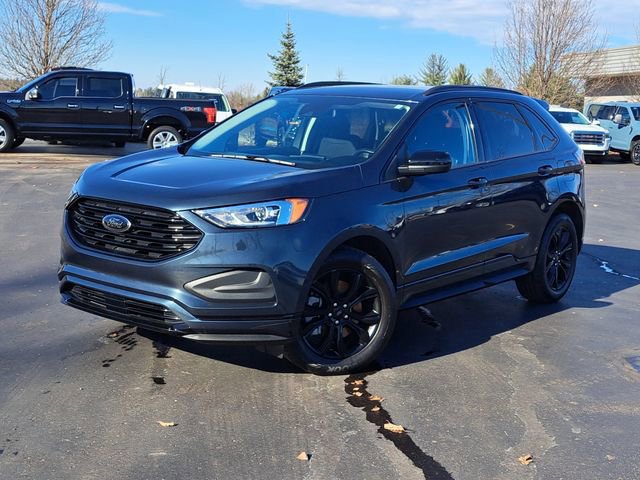 Certified 2024 Ford Edge SE w/ Black Appearance Package image 5