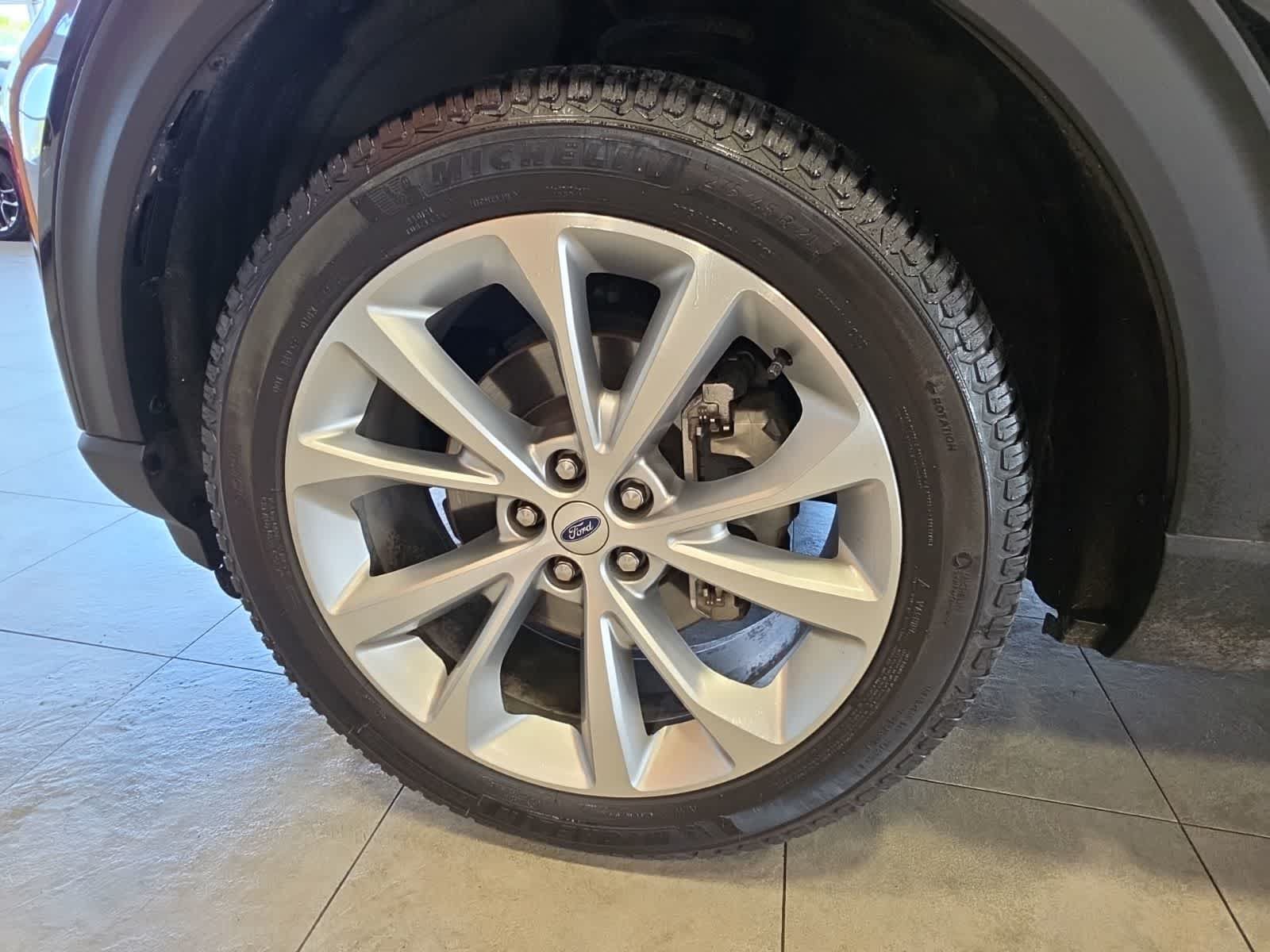 Certified 2022 Ford Explorer Platinum w/ Equipment Group 601A AWD/4WD image 14