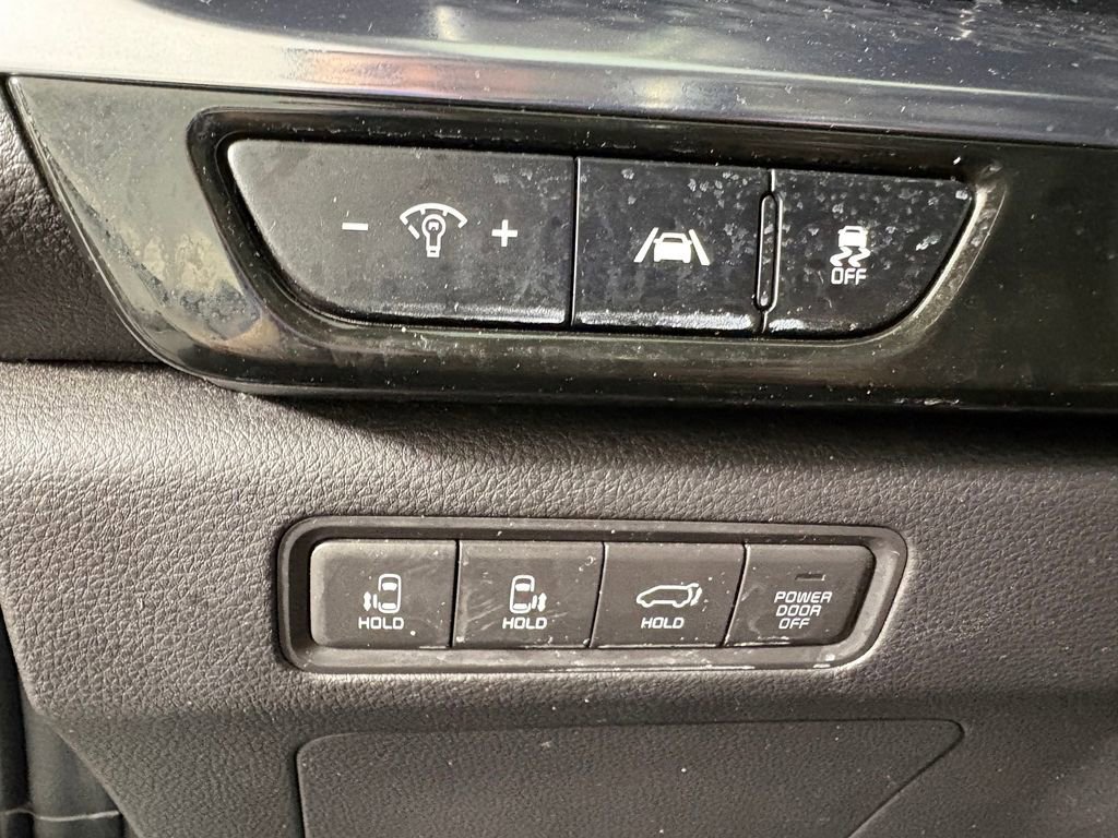 Used 2023 Kia Carnival SX Prestige image 13