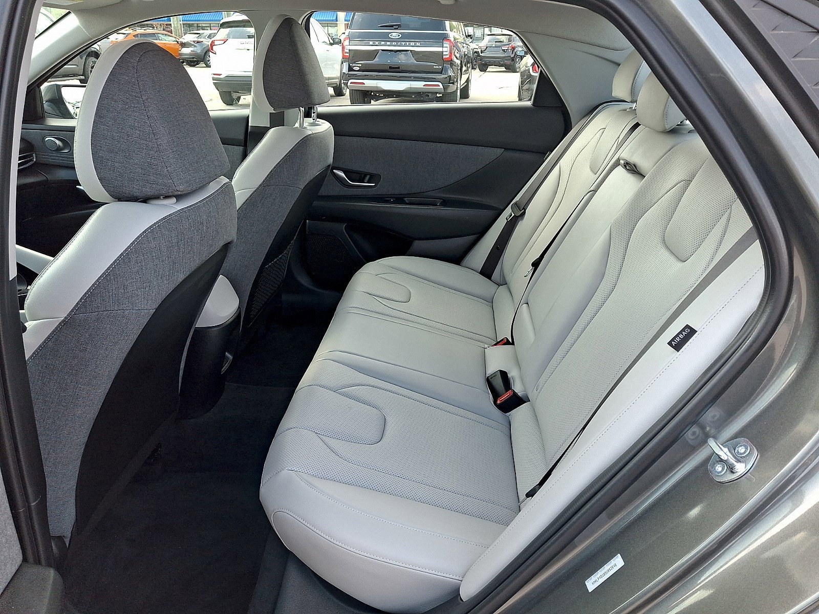 Used 2025 Hyundai Elantra Limited FWD image 9