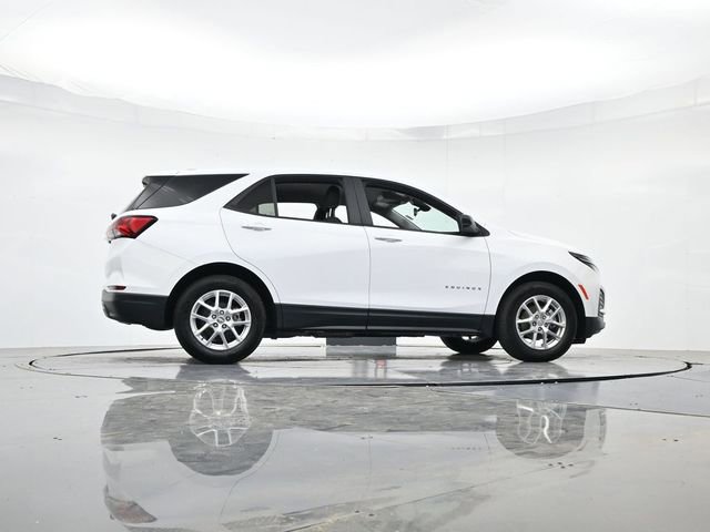 Used 2024 Chevrolet Equinox LS w/ LS Convenience Package FWD image 31