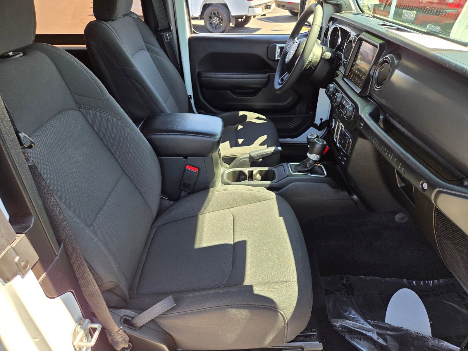 Used 2023 Jeep Wrangler Sport AWD/4WD image 15