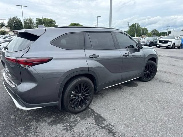Used 2024 Toyota Highlander XSE AWD/4WD image 4