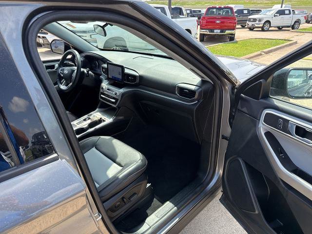 Certified 2022 Ford Explorer XLT w/ Equipment Group 202A image 17