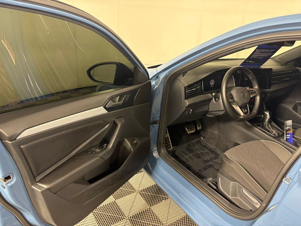 Used 2025 Volkswagen Jetta Sport FWD image 12