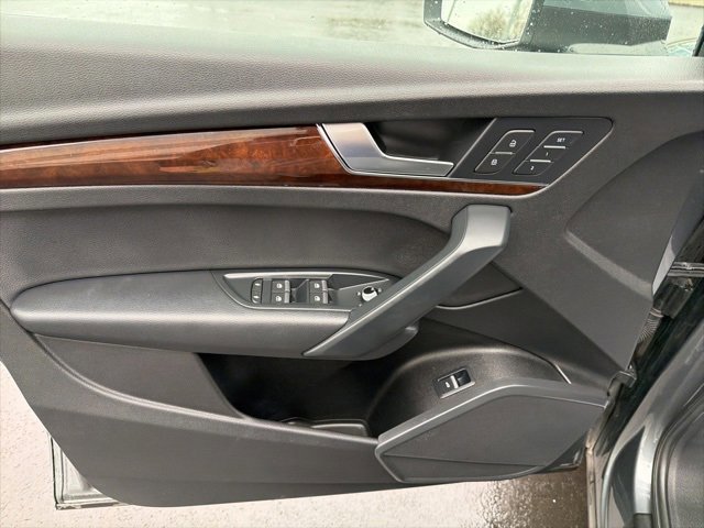Used 2020 Audi Q5 2.0T Premium w/ Convenience Package image 19