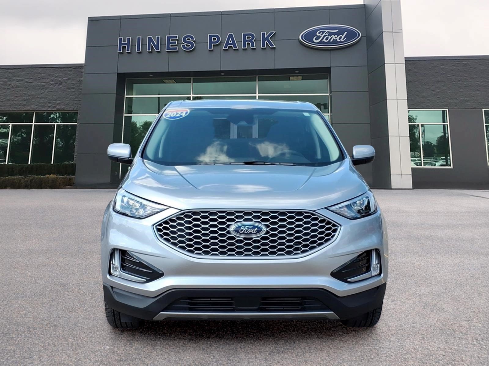 Certified 2024 Ford Edge SEL w/ Convenience Package AWD/4WD image 2