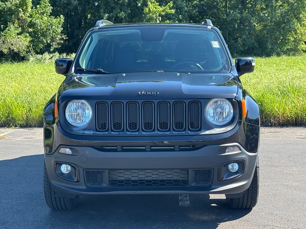 Used 2018 Jeep Renegade Altitude AWD/4WD image 3
