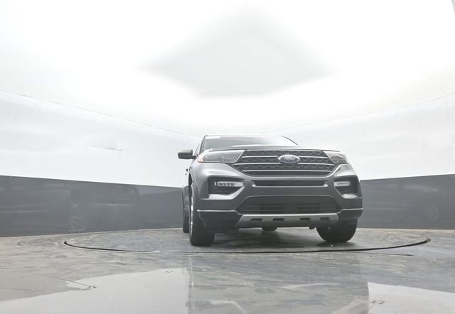 Certified 2020 Ford Explorer XLT w/ Equipment Group 202A AWD/4WD image 33