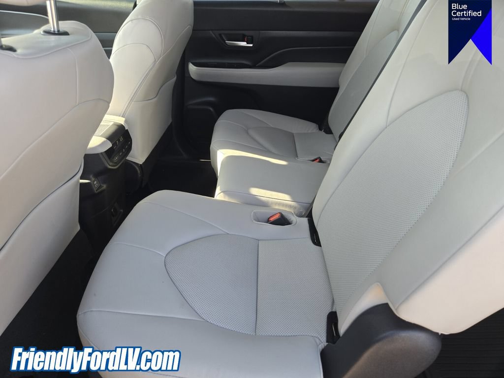 Used 2026 Toyota Grand Highlander AWD image 14