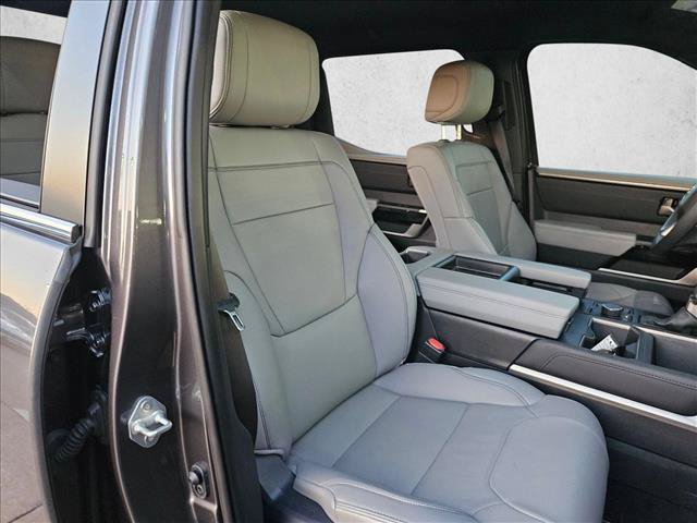 Used 2026 Toyota Tundra Limited AWD/4WD image 17