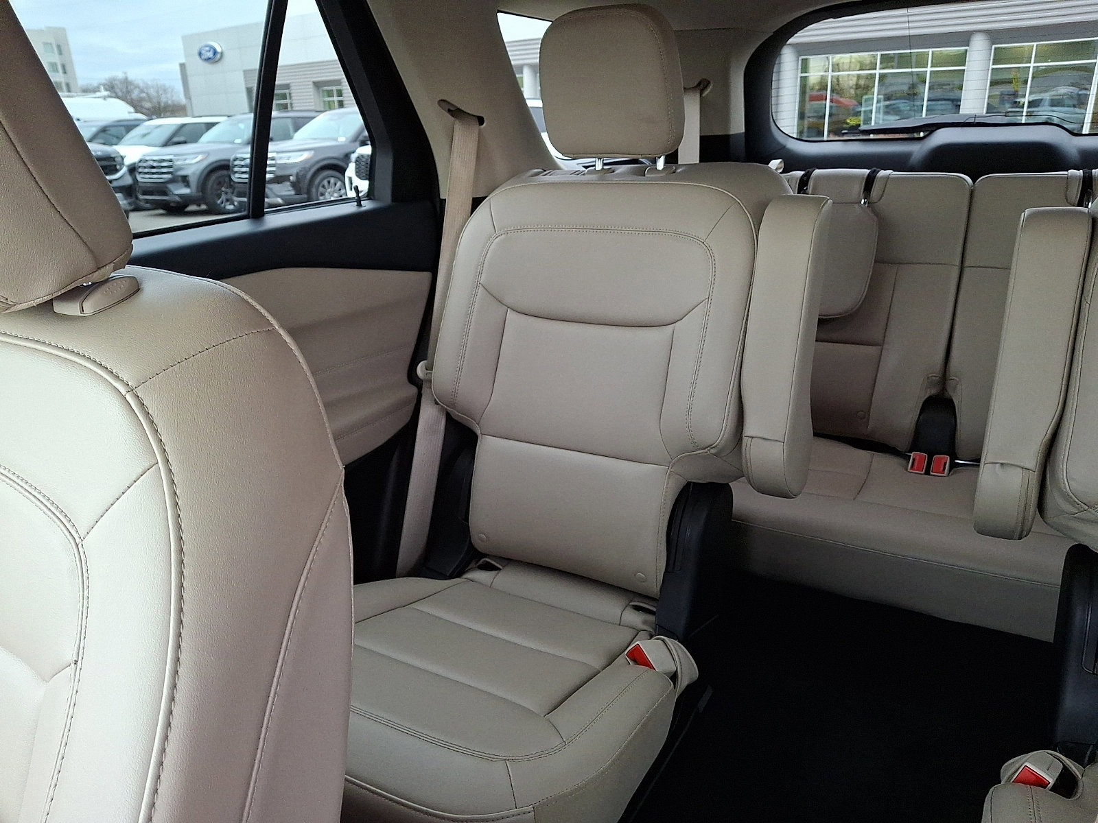 Certified 2023 Ford Explorer XLT w/ Equipment Group 202A image 18