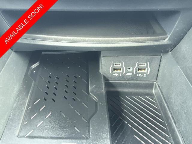Used 2025 Chrysler Pacifica Limited FWD image 30