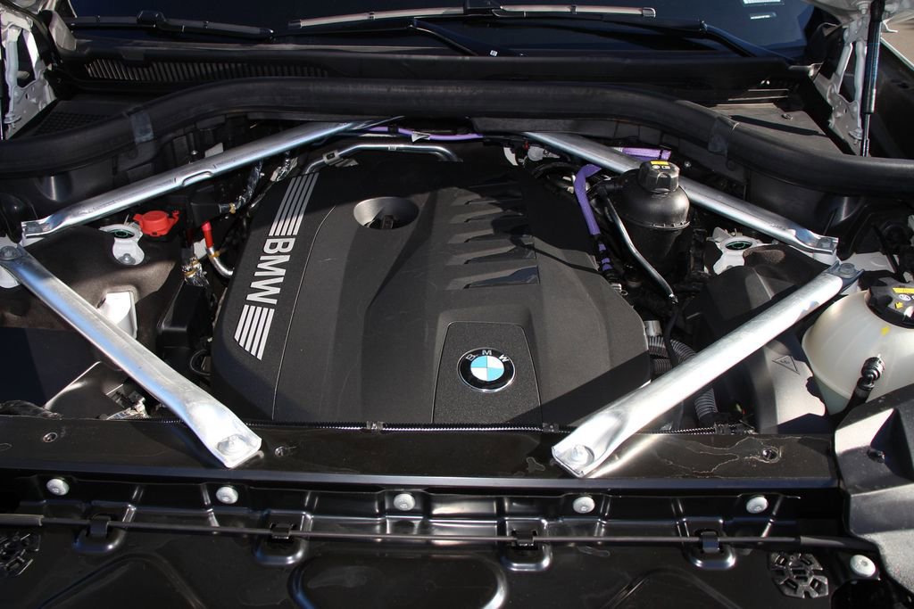 Used 2023 BMW X7 xDrive40i w/ M Sport Package image 30