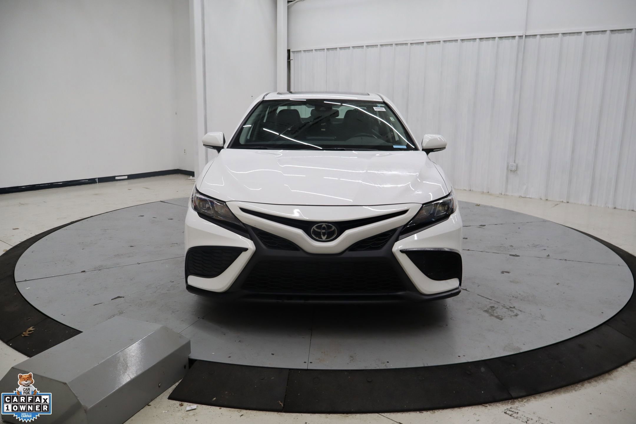 Used 2024 Toyota Camry SE w/ Cold Weather Package image 14