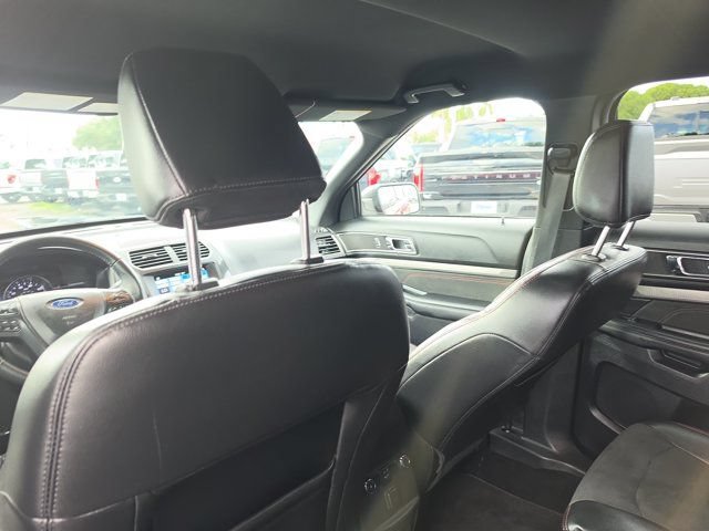 Certified 2019 Ford Explorer XLT w/ Equipment Group 202A FWD image 21