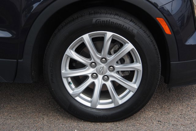 Used 2023 Cadillac XT4 Luxury w/ Cold Weather Package image 9