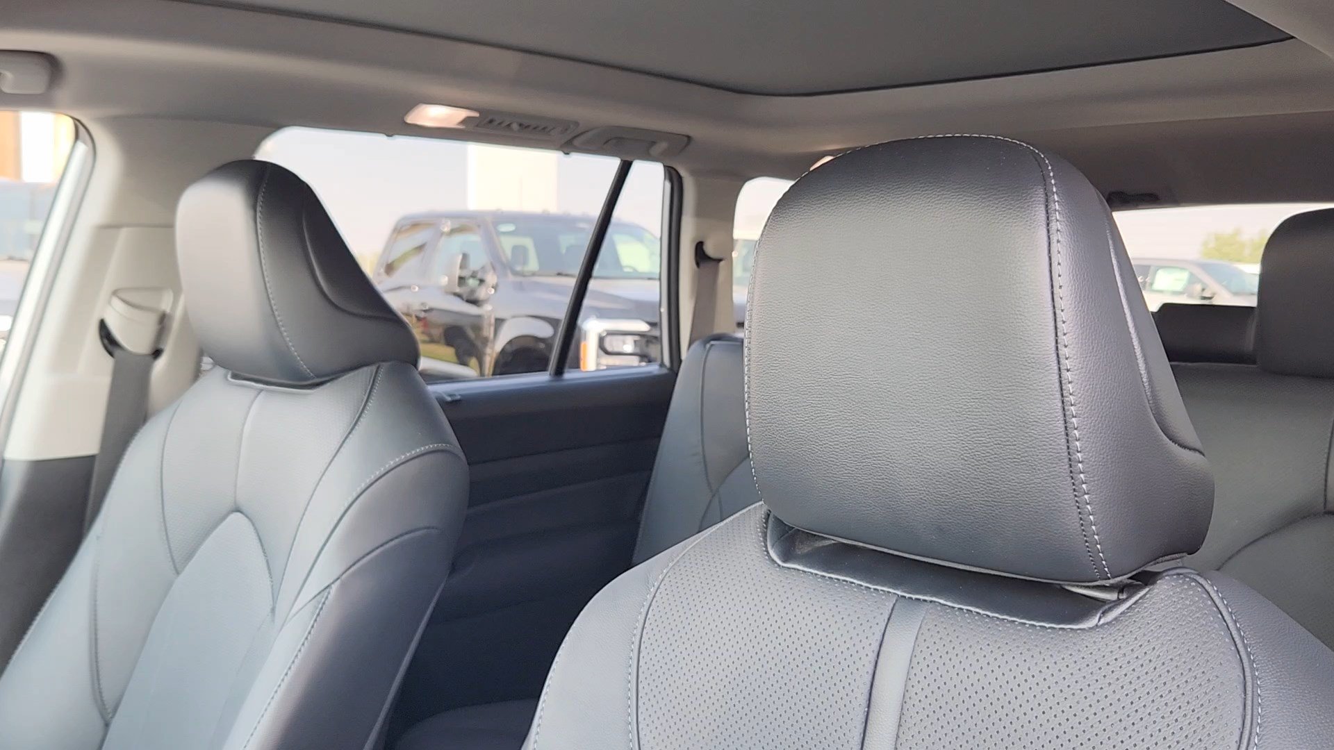 Used 2024 Toyota Grand Highlander AWD image 10