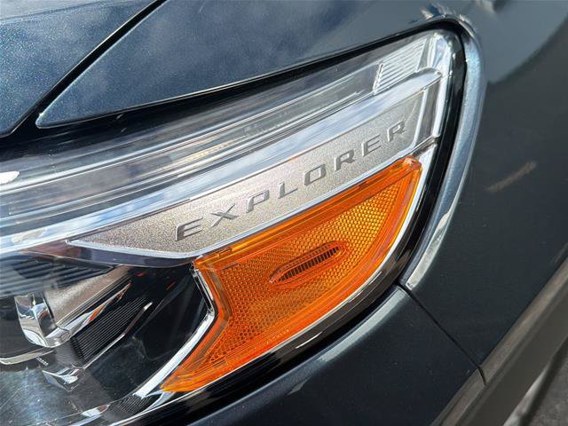 Certified 2023 Ford Explorer Limited w/ Equipment Group 301A AWD/4WD image 9