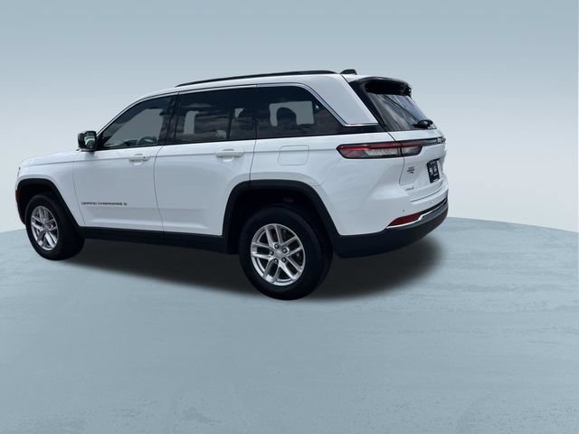 Used 2024 Jeep Grand Cherokee Laredo X AWD/4WD image 8