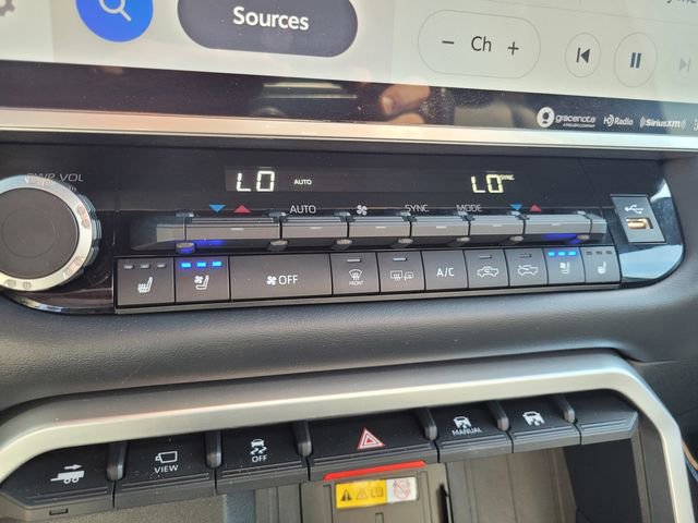 Used 2022 Toyota Tundra Platinum w/ Advanced Package AWD/4WD image 24