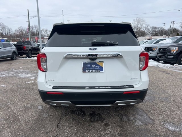 Certified 2023 Ford Explorer XLT w/ Equipment Group 202A image 5