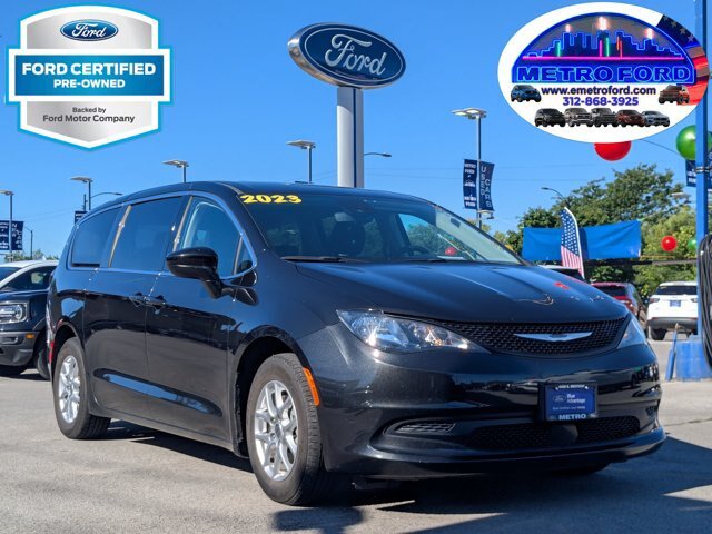 Used 2023 Chrysler Voyager LX FWD image 1