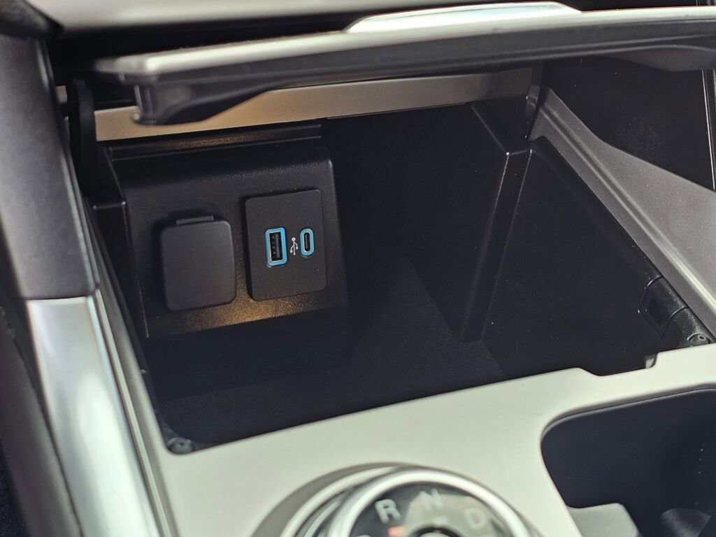 Certified 2024 Ford Explorer XLT w/ Equipment Group 202A image 30