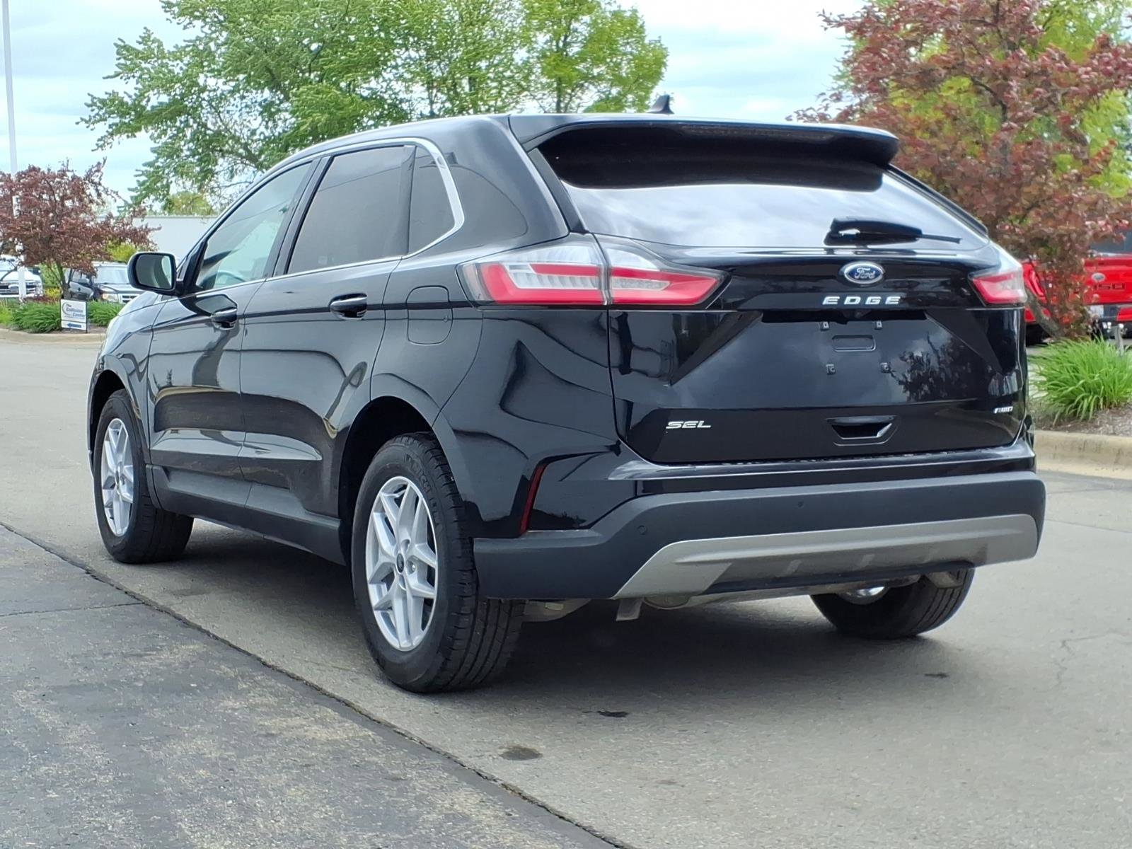 Certified 2023 Ford Edge SEL w/ Convenience Package AWD/4WD image 4