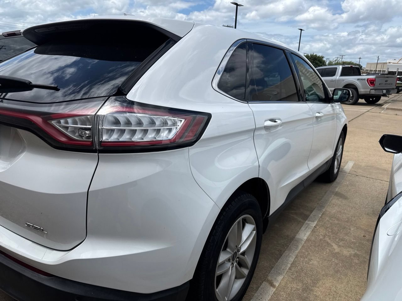 Certified 2018 Ford Edge SEL FWD image 4