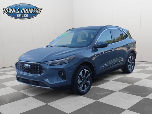 Certified 2025 Ford Escape Platinum w/ Premium Technology Package AWD/4WD image 3
