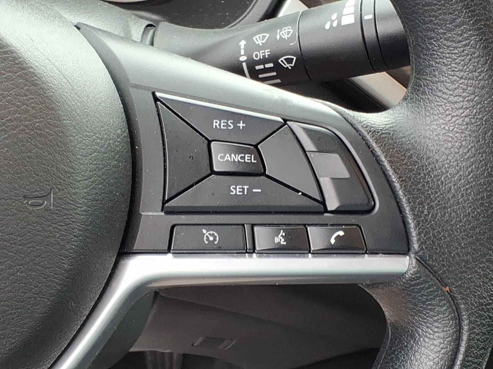 Used 2025 Nissan Altima 2.5 SV FWD image 25