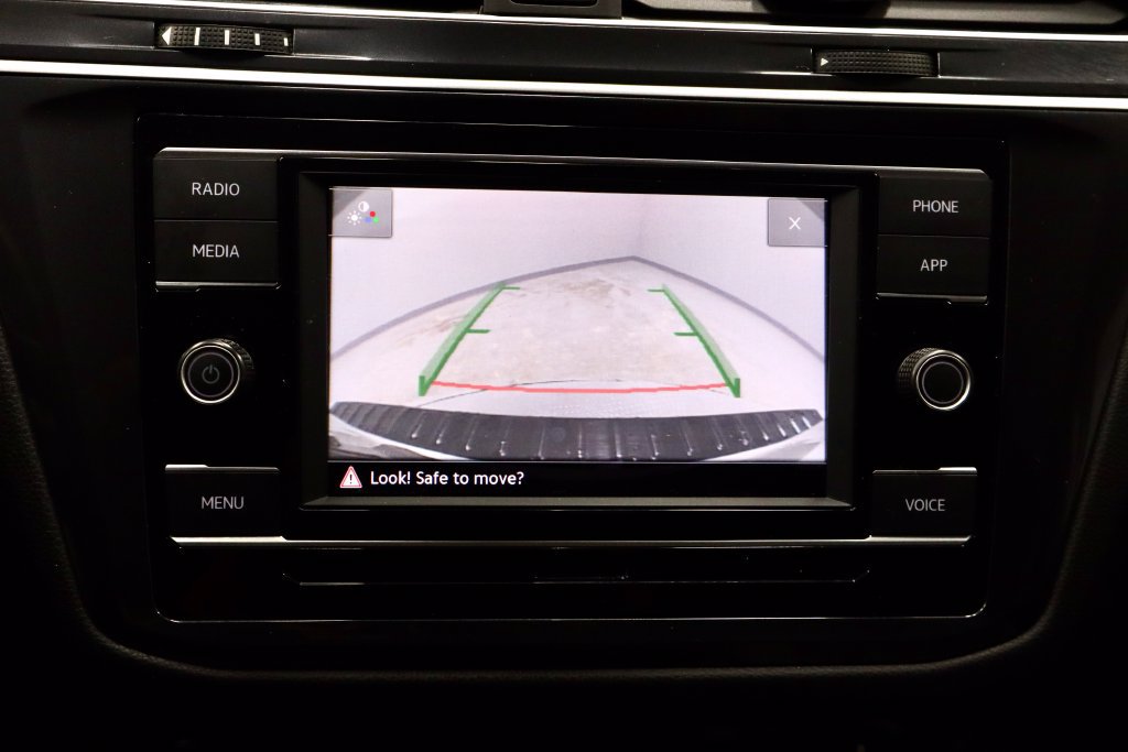 Used 2024 Volkswagen Tiguan S AWD/4WD image 2