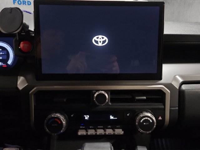Used 2024 Toyota Tacoma TRD Sport AWD/4WD image 17