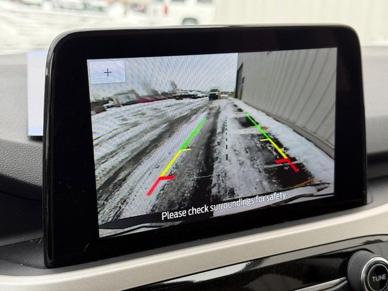 Certified 2022 Ford Escape SE w/ Cold Weather Package image 18