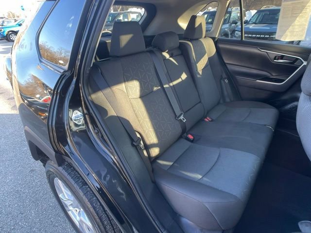 Used 2021 Toyota RAV4 XLE w/ Convenience Package image 32