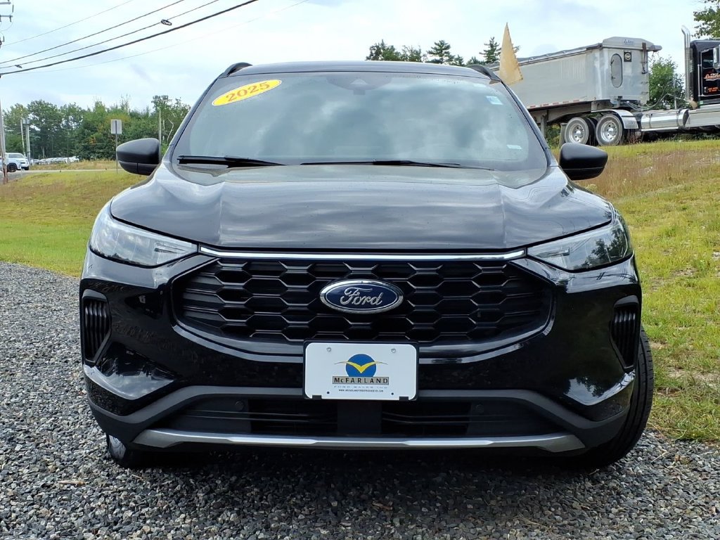 Certified 2025 Ford Escape ST-Line AWD/4WD image 8
