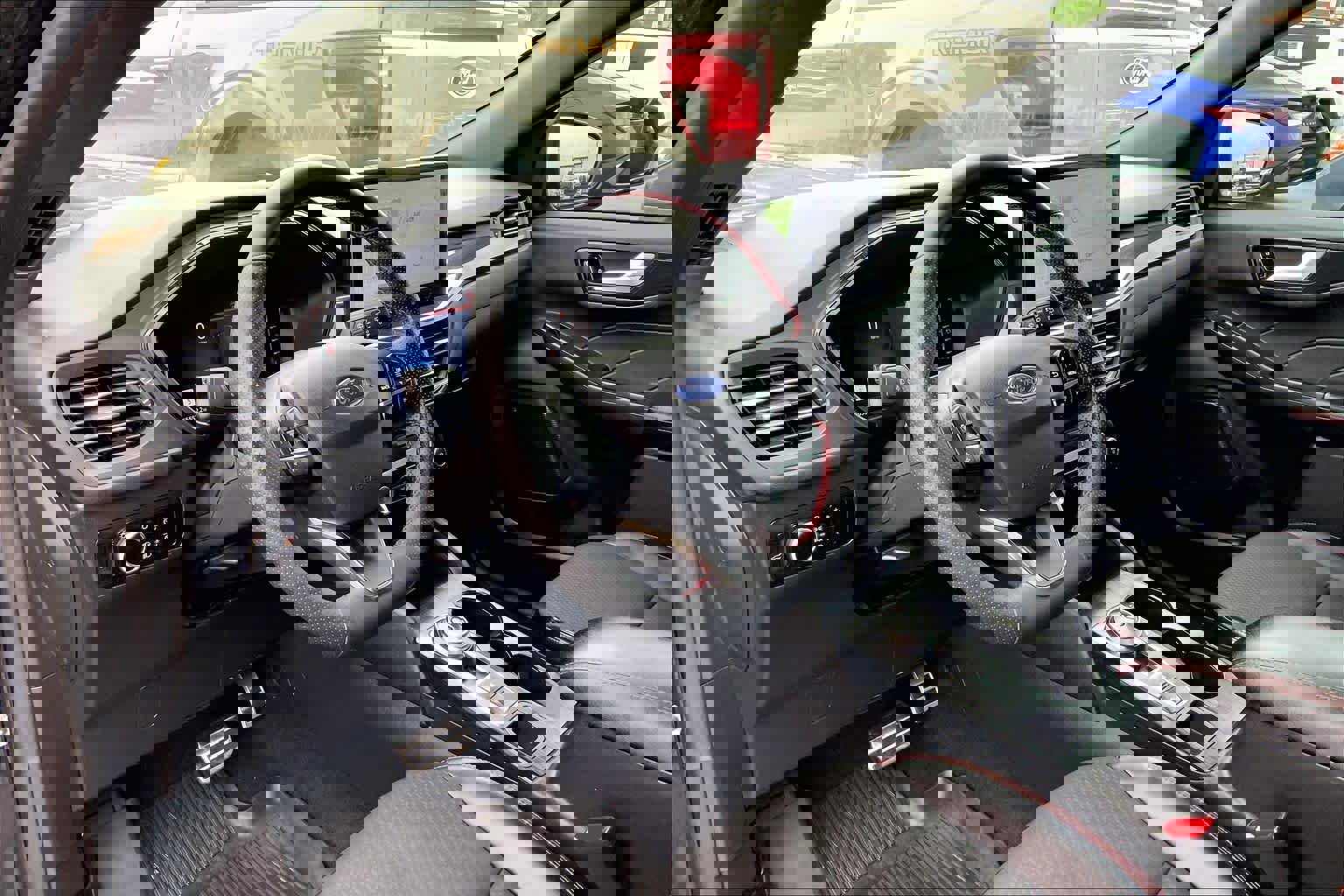 Certified 2023 Ford Escape ST-Line w/ Tech Pack #1 FWD image 16