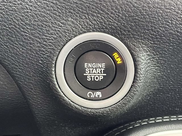 Used 2020 Dodge Challenger SXT RWD image 19