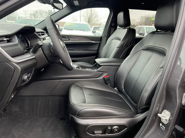 Used 2024 Jeep Grand Cherokee L Limited image 10