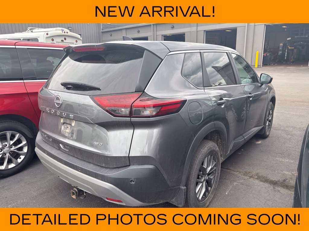 Used 2023 Nissan Rogue S AWD/4WD image 3