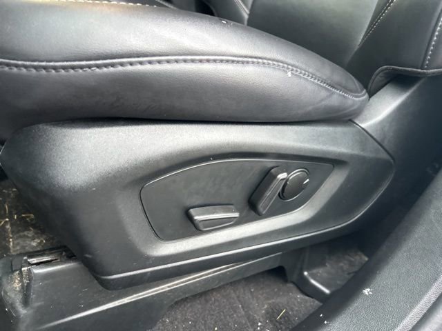 Certified 2023 Ford Explorer XLT w/ Equipment Group 202A image 13