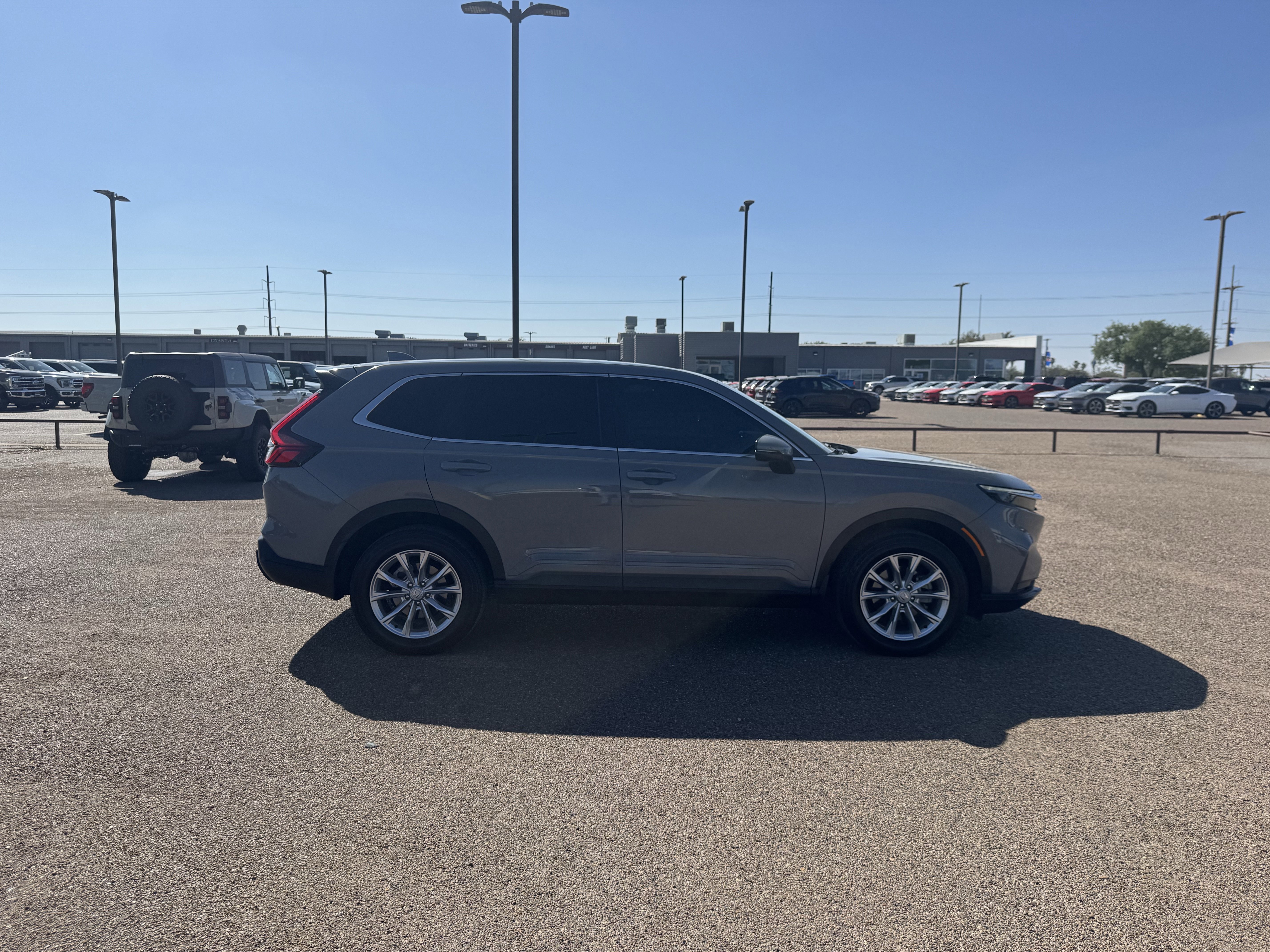 Used 2025 Honda CR-V EX image 4